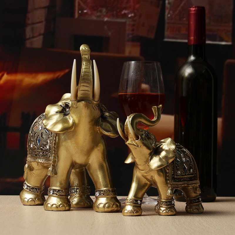 Lucky Charm Fengshui Mascot Golden Elephant Resin Mini Staty Hem Skrivbord Ornament Presenter Hemdekorationer